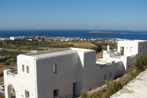 Design and construction of houses in Paros